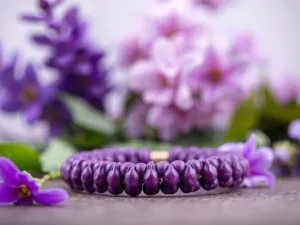 Co oznacza fioletowa bransoletka? Symbolika i znaczenie kolorów